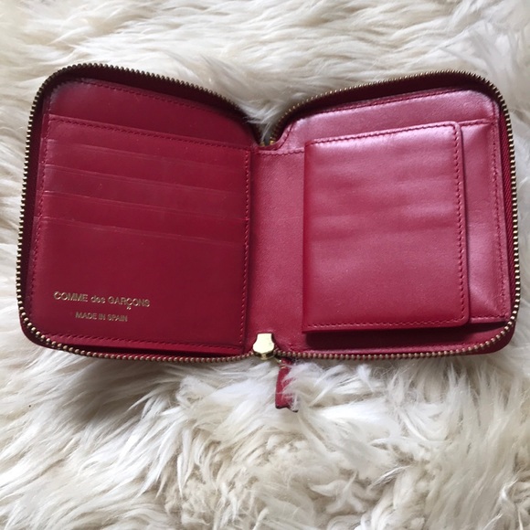 Comme des Garcons Handbags - Comme does Garçons red wallet with coin holder